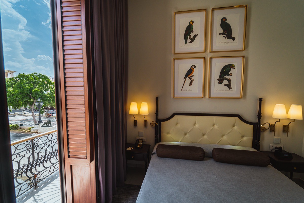 Mystique Regis Habana by Royalton — boutique interior