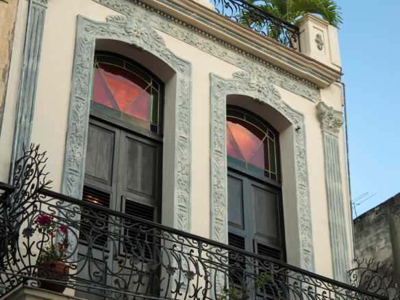 Colonial building facade in Habana Vieja, Havana, where valor catastral cuba is calculated per square metre