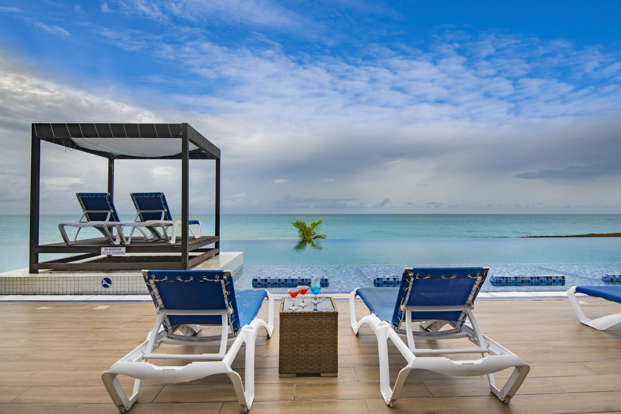 Hotel Playa Vista Azul infinity pool in Varadero. Luxury hotels in Cuba